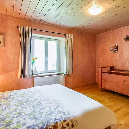 Pleasant Holiday In Weywertz Near The Lake Ferienhaus *